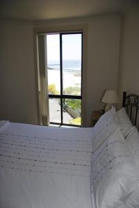 Photo #4 of Cliff House Beachfront Villas in Moonta Bay, Australia