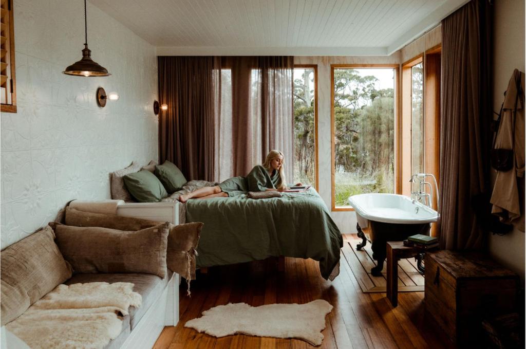 Photo of The Hide private Waterfront on Beautiful Bruny in Lunawanna, Australia
