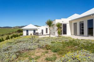 Photo #6 of Saltwater - Absolute Oceanfront, Fire Pits, some Villas with Hot Tubs and Sauna in Falmouth, Australia