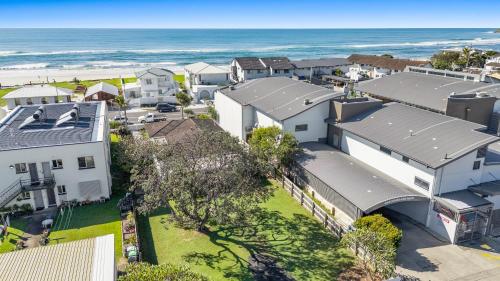 Photo #3 of Lennox Beach Shack in Lennox Head, Australia