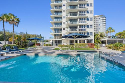 Photo #3 of Boulevard Towers on Broadbeach in Broadbeach, Australia