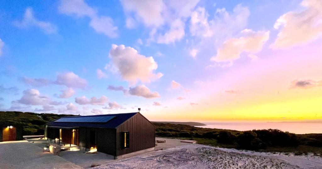 Photo of Native Dog Cabin in Bremer Bay, Australia