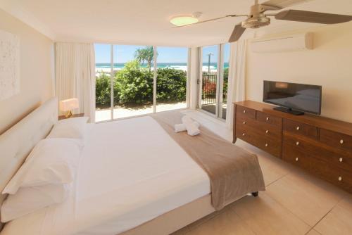Photo #2 of Berkeley on the Beach in Surfers Paradise, Australia