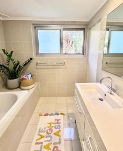 Photo #5 of Stylish and perfectly located Bondi Beach hideaway in Bondi, Australia