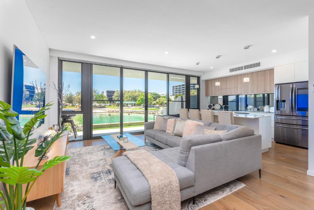 Photo of Maraboo Island Beachfront Villa in North Coogee, Australia