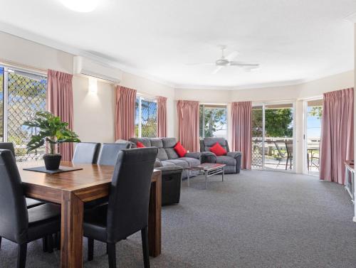 Photo #2 of Beachside 2-Bed Apartment with Secure Parking in Australia, Australia