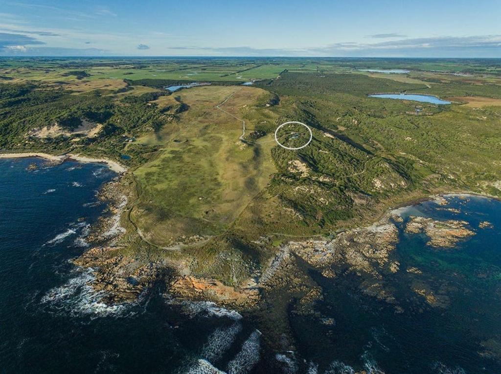 Photo of Buttons By The Beach - beach house on King Island in Bungaree, Australia