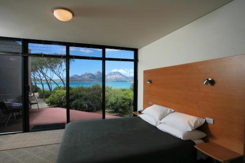 Photo #3 of Edge of the Bay Resort in Coles Bay, Australia