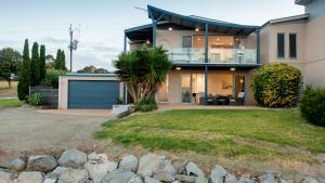 Photo #6 of Shearwaters Apartment Waterfront Accomodation in Penneshaw, Australia