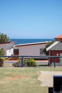 Photo #4 of Seaspray Beach Holiday Park in Dongara, Australia