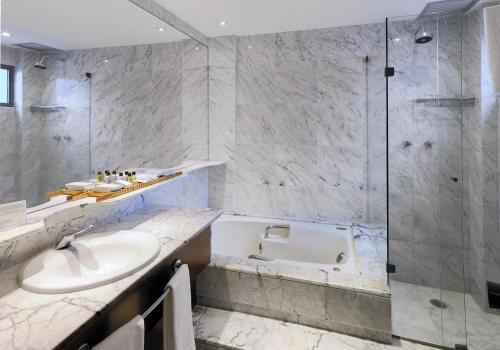 Photo #3 of Orla Copacabana Hotel in Copacabana, Brazil