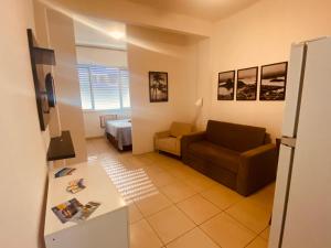 Photo #6 of Studio completo ENTRADA pela PRAIA DE COPACABANA, com ar, wifi, netflix, até 4 pessoas, pauloangerami AA3806 in Copacabana, Brazil