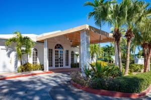 Photo #6 of Deluxe Sea View Villas at Paradise Island Beach Club Resort in Nassau, Bahamas