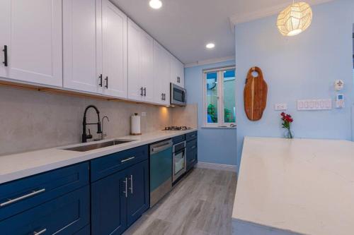 Photo #3 of Harbour Mews - Oceanfront Townhouse in Nassau, Bahamas