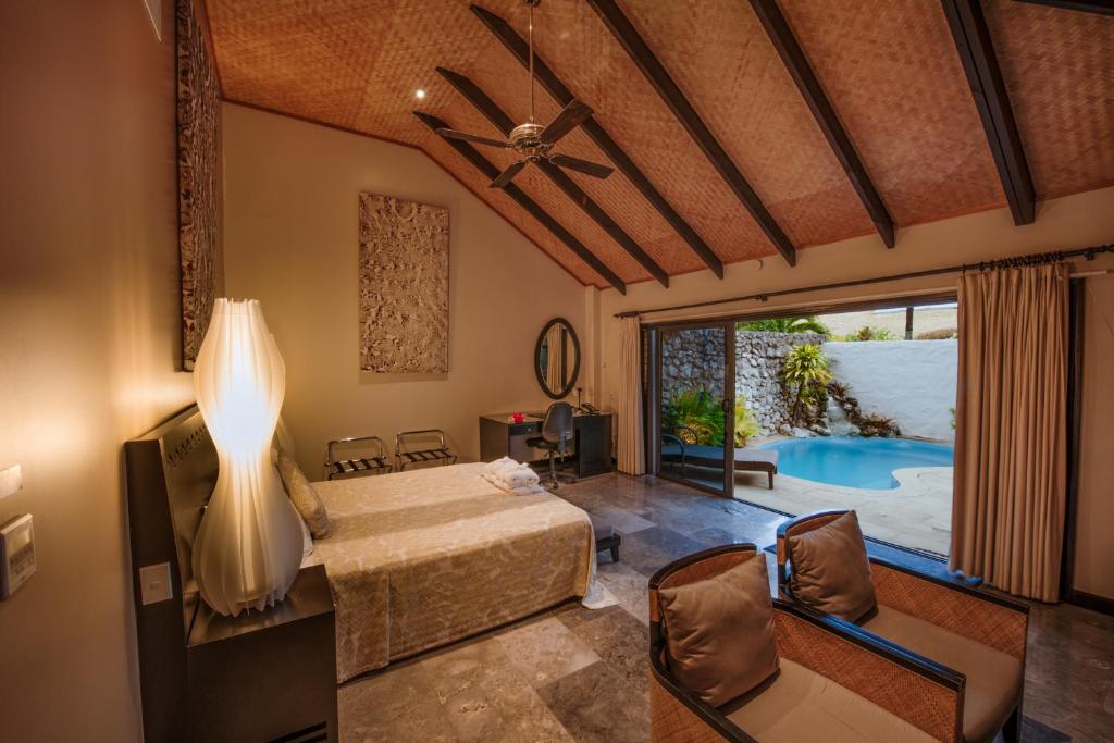 Photo of Crown Beach Resort & Spa in Arorangi, Cook Islands