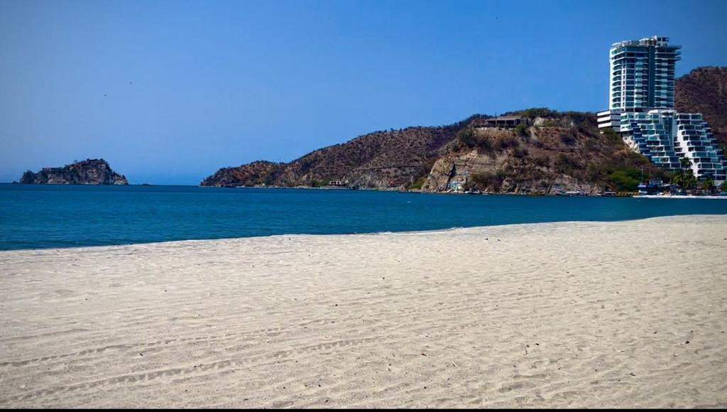 Photo #1 of Apartamento frente al MAR Rodadero - Gaira TACOA 6 a 8 personas in Santa Marta, Colombia