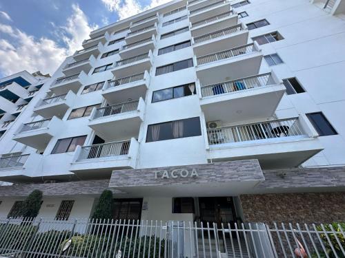 Photo #2 of Apartamento frente al MAR Rodadero - Gaira TACOA 6 a 8 personas in Santa Marta, Colombia