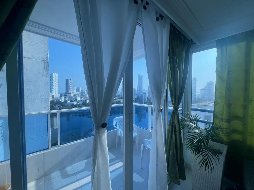Photo #1 of Hermosos Apartamentos Frente a la playa Piso 11 y 14 in Cartagena de Indias, Colombia