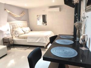 Photo #4 of aparta estudio confortable vista al mar in Laguito, Colombia