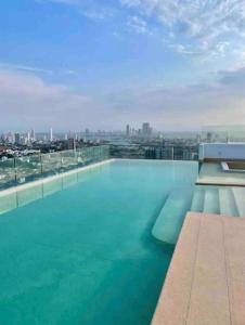 Photo #5 of Apartamento Moderno y Lujoso con vista al Mar PISO19 - Cerca a la Ciudad Amurallada in Cartagena de Indias, Colombia