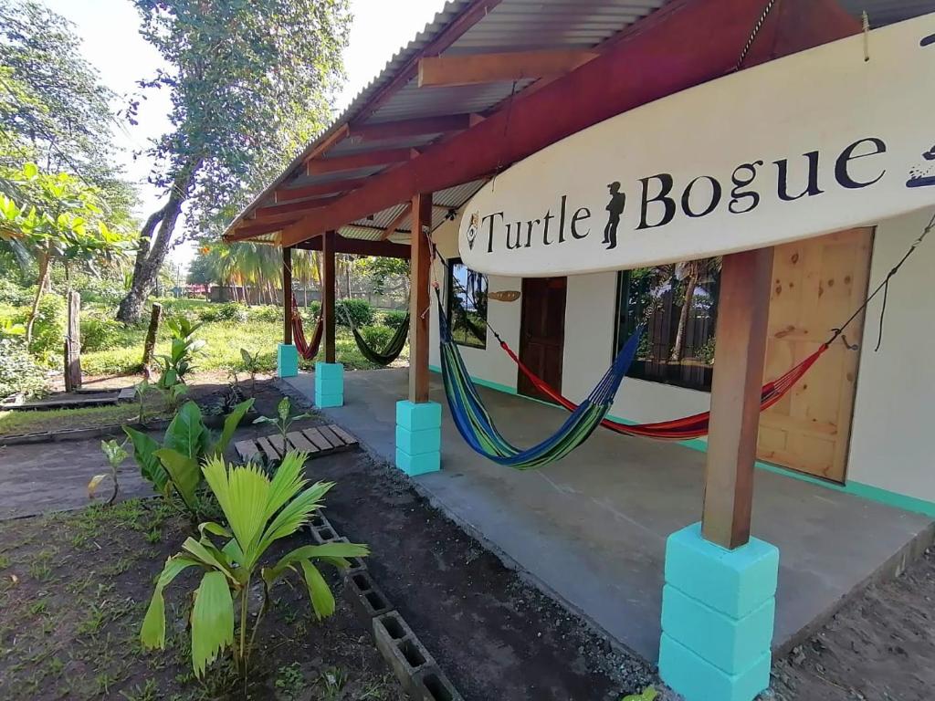 Photo of Casa turtle Bogue in frente de la playa, Costa Rica