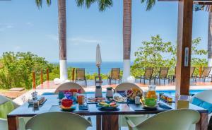 Photo #5 of Palmetto Lodge in Entrance of Condominio, Costa Rica