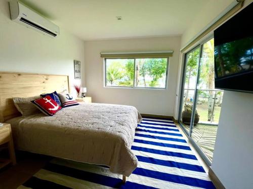 Photo #2 of 2 Bedroom Oceanfront Condo with Wi-Fi, AC and Pool in Bejuco, Costa Rica