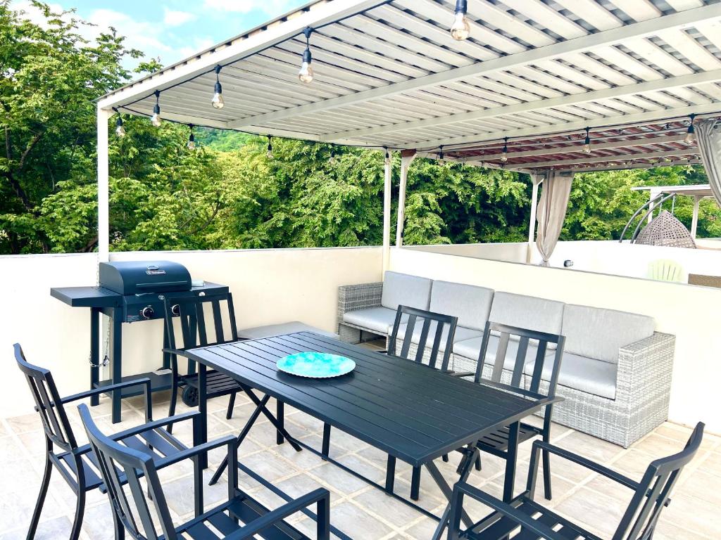 Photo of Sunny Tropical Condo And Rooftop Terrace in Coco, Costa Rica