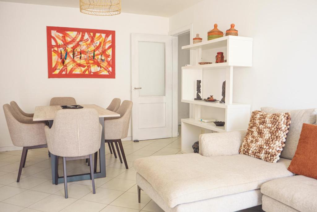 Photo #1 of 2 bdr cozy beachside apartment, Copacabana - LCGR in Mindelo, Cape Verde
