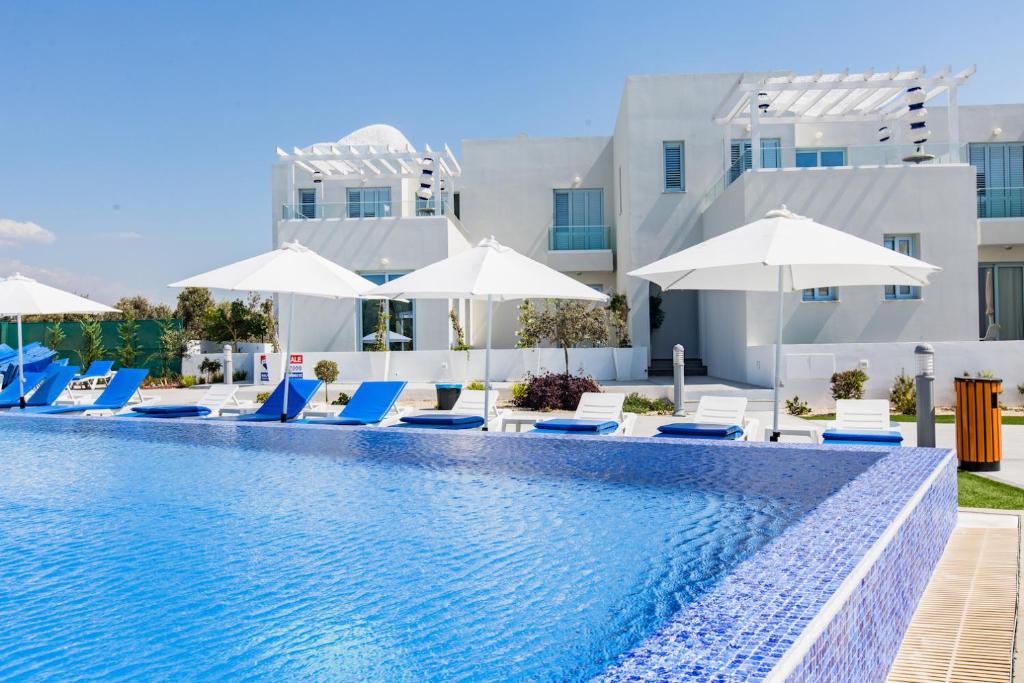 Photo of Blue Diamond Beach Villas in Yeroskipou, Cyprus