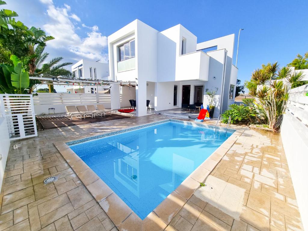 Photo of Beach Villa With Private Pool And BBQ 17 in Perivolia, Cyprus