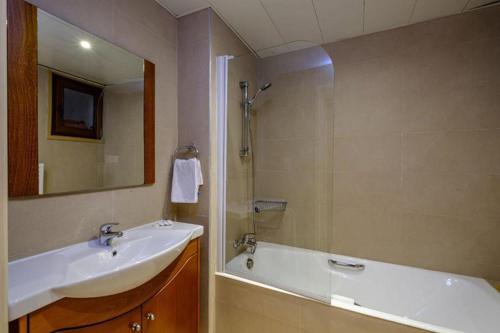 Photo #3 of Les Palmiers Beach Boutique Hotel & Luxury Apartments in Larnaka, Cyprus