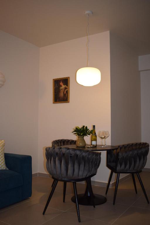 Photo of T&L Apartments Agiaos Tychonas in Agios Tychon, Cyprus