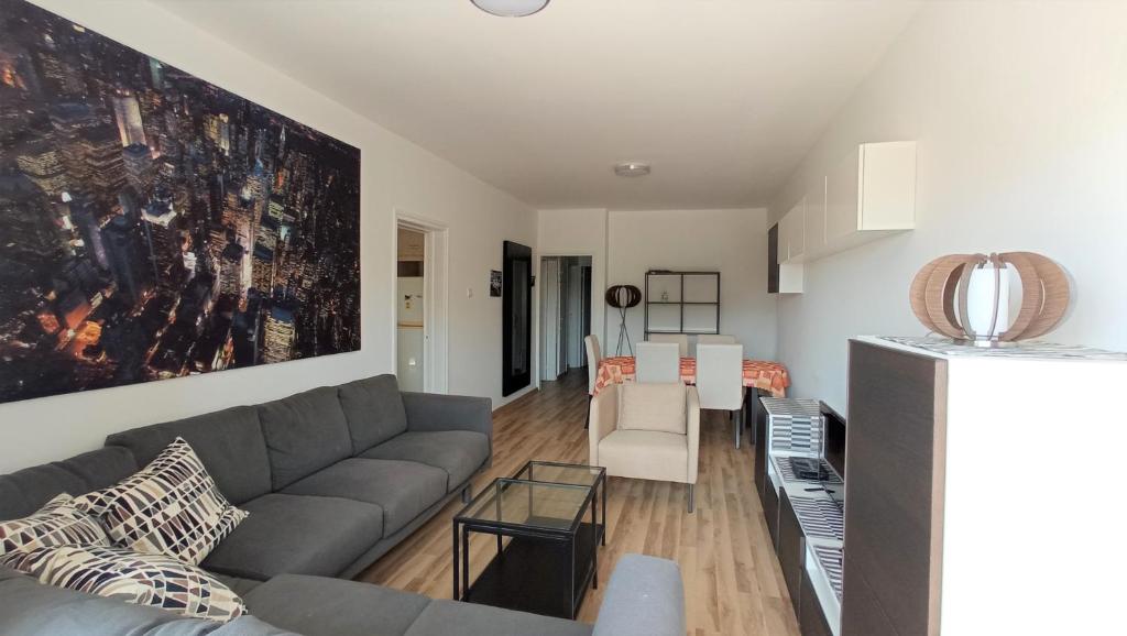 Photo #1 of 5 min to the Beach Holiday Shared Apartment incl NETFLIX - private ROOM in 3 bdr Apt in Larnaca, Cyprus
