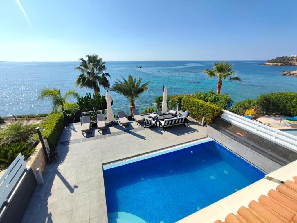 Photo of Villa Sunrise first line in Coral Bay in Peyia, Cyprus