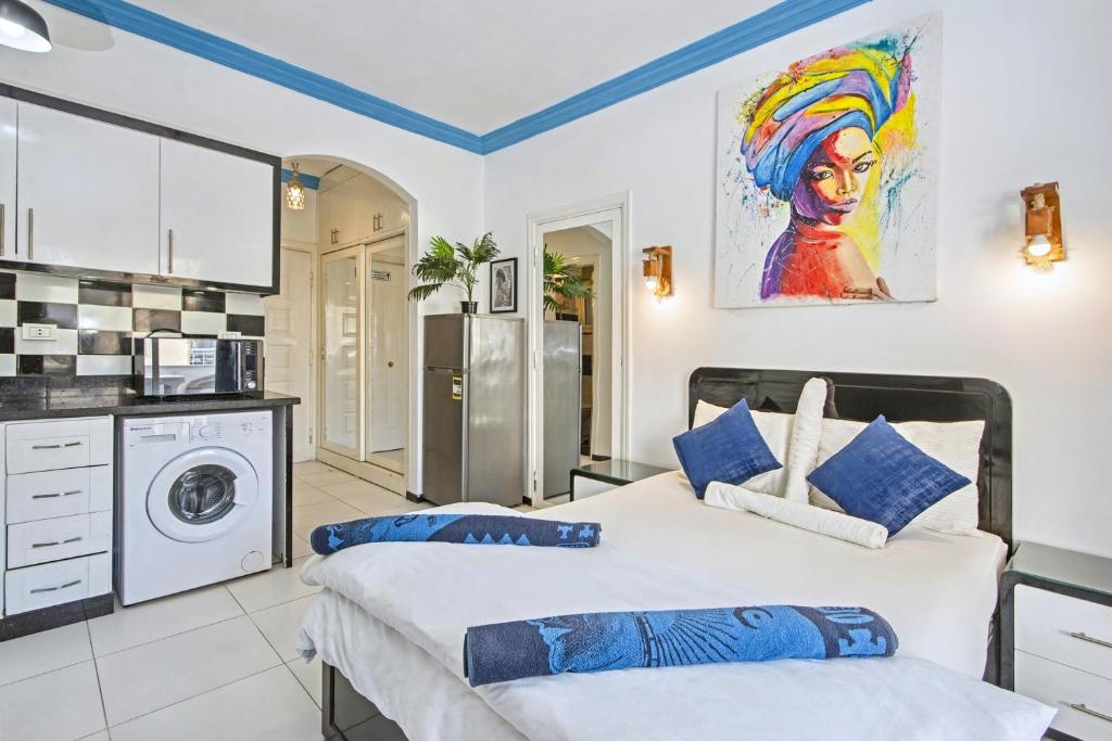 Photo #1 of Rare 2BD Marina Hotspot With Pool, Fast Free WIFI & Balcony - 2 Kitchens & 2 Bathrooms - Western Standards - Sheraton Plaza 414-415 in Fourth Floor, Egypt