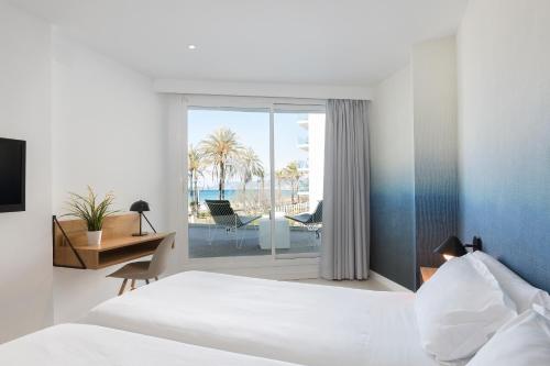 Photo #2 of HM Tropical in Palma, Spain