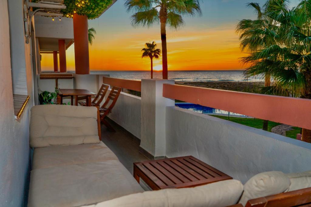 Photo of Apartasuites Royal Zahara, Máximo confort con vistas al mar in Tarifa, Spain