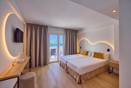Photo #2 of Universal Hotel Bikini in Cala Millor, Spain