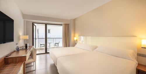 Photo #2 of Hotel RH Portocristo & Wellness in Peníscola, Spain