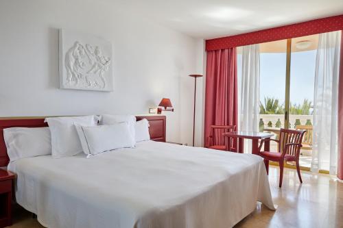 Photo #2 of Hotel Cleopatra Palace in Arona, Spain