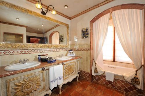 Photo #3 of Europe Villa Cortes GL in Playa de la Américas, Spain