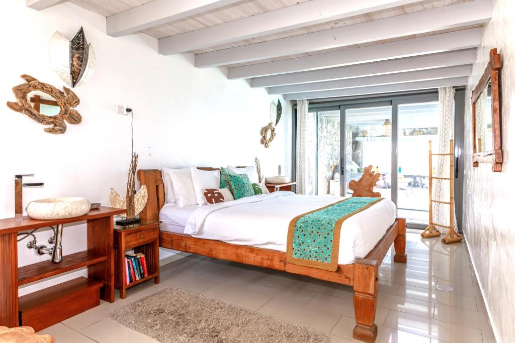 Photo #1 of Luxus Villa mit 5 Schlafzimmern, Heated Pool, PS4, Fitnessraum in Tabayesco, Spain
