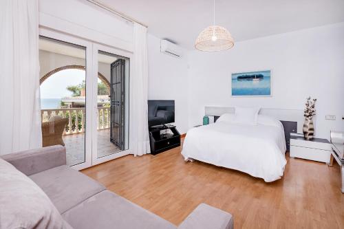 Photo #2 of BHost - Villa Sunrise in Benalmádena, Spain