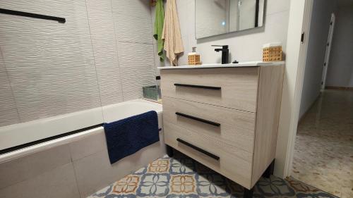 Photo #3 of Apartamento Frente al Mar in La Línea de la Concepción, Spain
