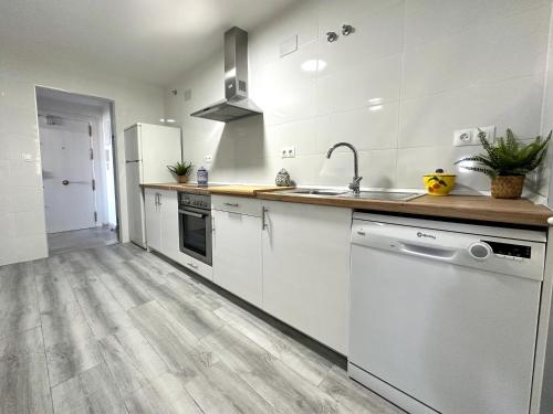 Photo #3 of Apartamento Carihuela Beach Experience in Torremolinos, Spain