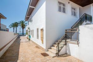 Photo #6 of Beach House Cambrils Apartamento en Primera Línea de playa in Cambrils, Spain