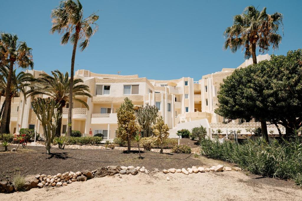 Photo of R2 Maryvent Beach Apartments in Costa Calma, Spain