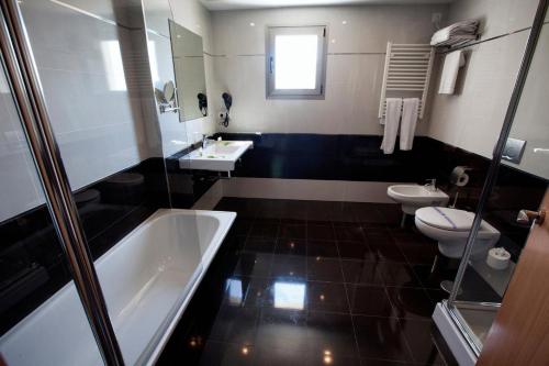 Photo #3 of Hotel Allon Mediterrania in Villajoyosa, Spain