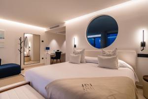 Photo #6 of Royal Marina Suites Boutique Hotel - Adults Only in Puerto Calero, Spain